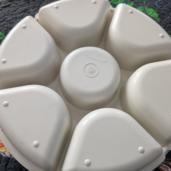 Tupperware - Picture 2 of 4